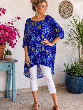 LulaRoe Irma Blue Floral Tunic Top Boho Artsy Oversized NWT Medium